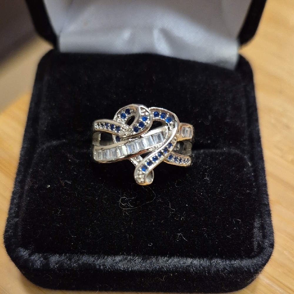 Silver heart shaped knot ring